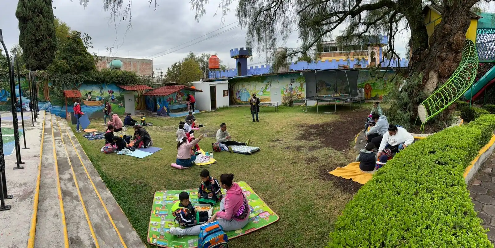 Niños jugando en actividad del Colegio Finlandés en Tepotzotlán